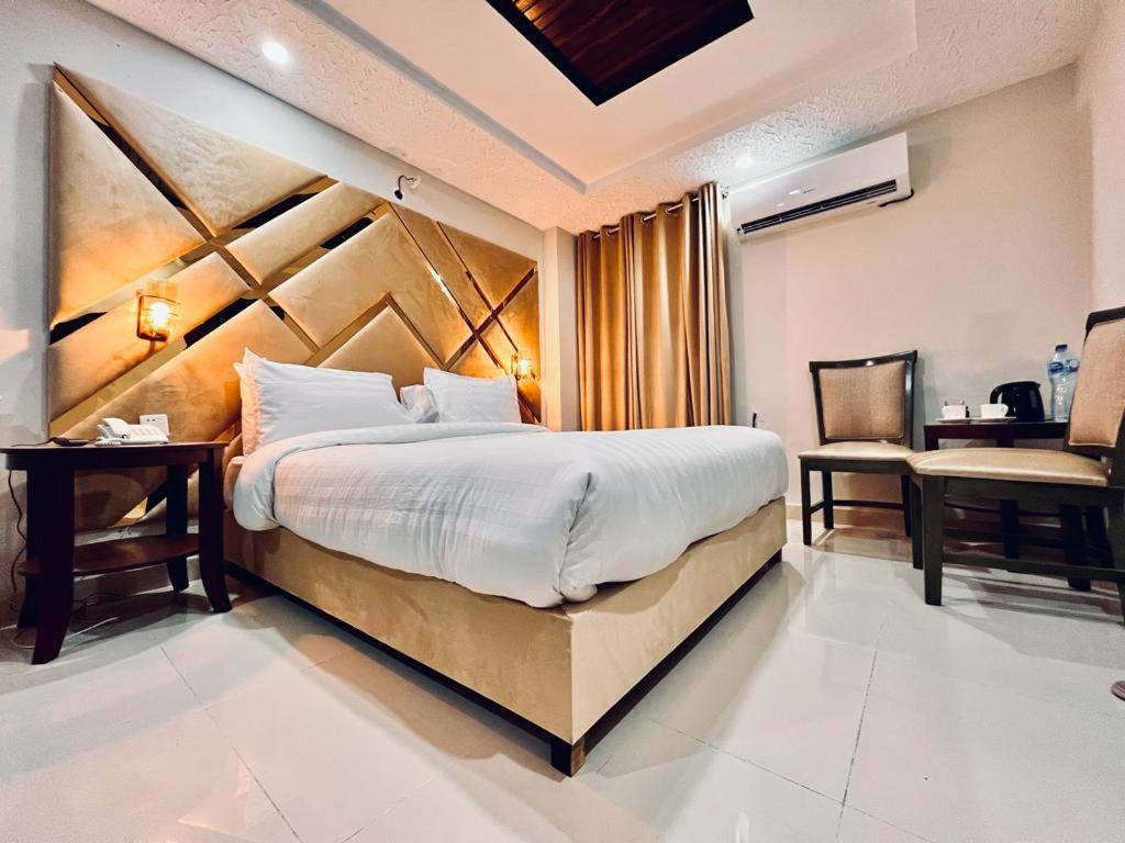 Shelton Suites 布尔班 外观 照片