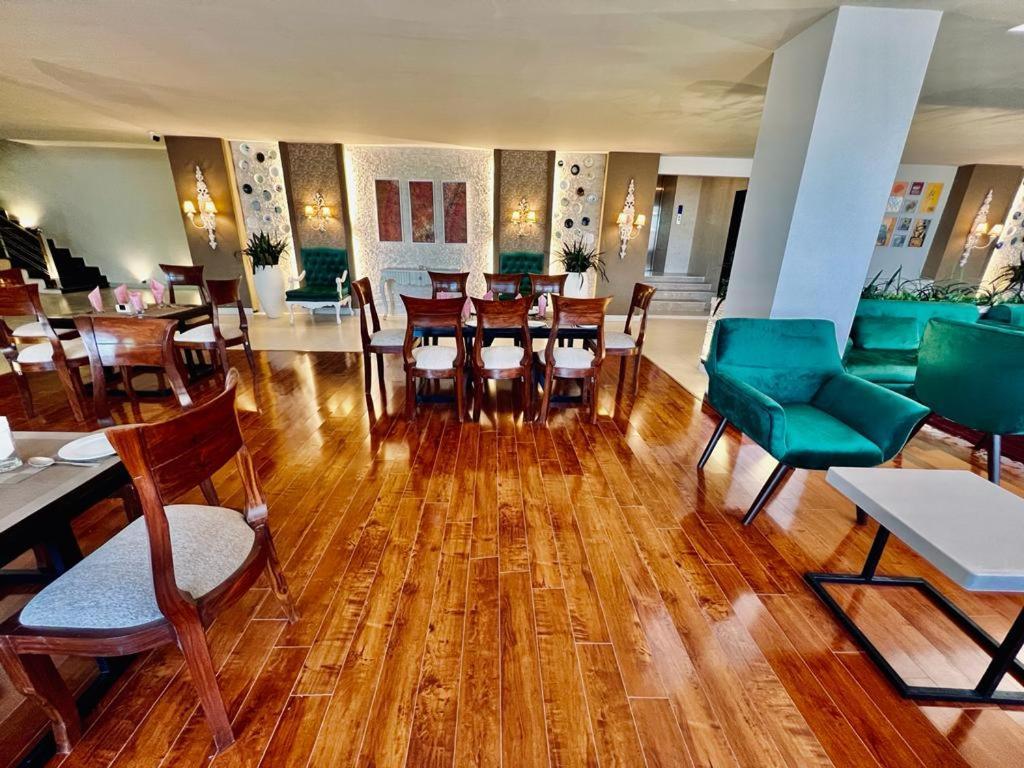 Shelton Suites 布尔班 外观 照片